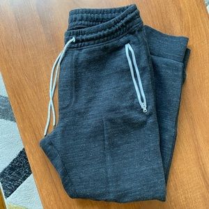 Men’s American Eagle Dark Grey Joggers Sweatpants Size Medium